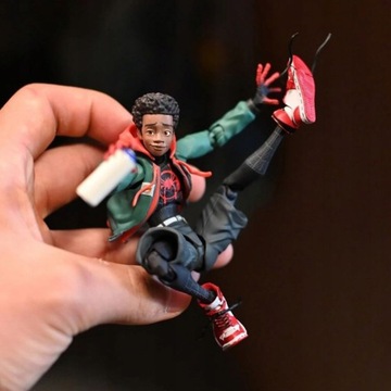 ЧЕЛОВЕК-ПАУК МАЙЛЗ МОРАЛЕС ФИГУРКА ЧЕЛОВЕКА-ПАУКА