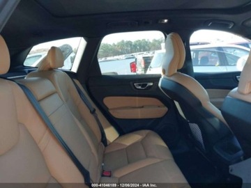 Volvo XC60 II Crossover T5 250KM 2020 Volvo XC 60 2020 VOLVO XC60 T5 MOMENTUM 2.0 Benzyna 250KM, zdjęcie 8