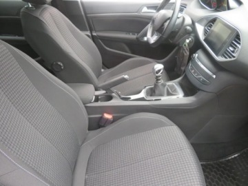 Peugeot 308 II SW Facelifting 1.5 BlueHDI 130KM 2019 Peugeot 308 1.5 BlueHDi, Salon Polska, Serwis ASO, zdjęcie 8