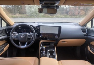 Lexus NX II SUV Facelifting 2.5 350h 243KM 2023 Lexus NX 350h Omotenashi AWD I Vat23 I Od Dealera 2.5 Hybryda 243KM, zdjęcie 3