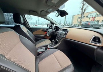 Opel Astra J Sports Tourer 1.4 Turbo ECOTEC 140KM 2011 Opel Astra Opel Astra 1.4 Turbo Cosmo 1.4 Benzyna 140KM, zdjęcie 23