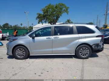 Toyota Sienna III 2025 Toyota Sienna XLE 2025 2.5l 2.5 Hybryda 245KM, zdjęcie 2