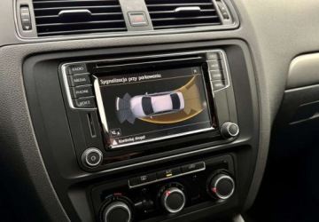 Volkswagen Jetta VI Sedan Facelifting 2.0 TDI 110KM 2016 Volkswagen Jetta Volkswagen Jetta 2.0 TDI DPF BMT Comfortline 2.0 Diesel, zdjęcie 14