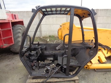 Телескопический погрузчик с телескопической стрелой JCB 535-140, рама, детали кабины