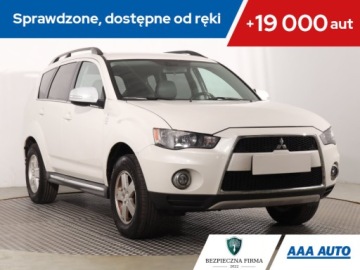 Mitsubishi Outlander II 2.0 MIVEC 147KM 2011 Mitsubishi Outlander 2.0, Salon Polska