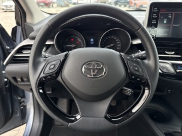 Toyota C-HR I Crossover Facelifting 1.8 Hybrid 122KM 2023 Toyota C-HR 1.8 Hybrid GPF Comfort 1.8 Hybrid Comf, zdjęcie 13