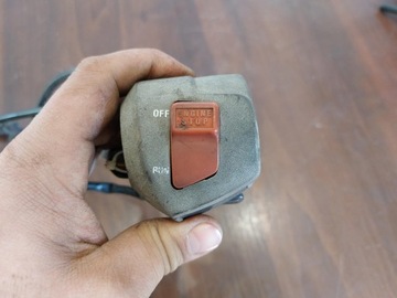 ПЕРЕКЛЮЧАТЕЛЬ ПРАВЫЙ HONDA CB1 400