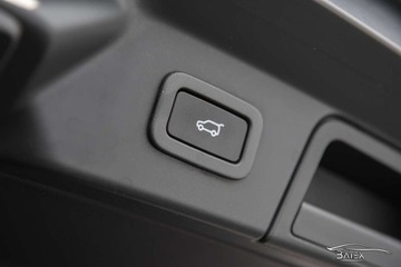 Land Rover Range Rover Velar SUV 2.0 Si4 300KM 2019 Range Rover Velar 2.0 300KM R-Dynamic Panorama HeadUp Masaże Kamery SalonPL, zdjęcie 33