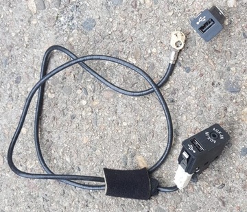 BMW F01 F07 F10 F12 F30 F25 F15 PŘÍVOD USB AUX