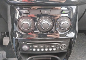 Citroen C3 II 2013 Citroen C3 2013r, 1.2 Benzyna. Uszkodzony lewy bok i lekko prawy tyl. Jezd, zdjęcie 13