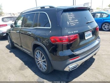 Mercedes GLB 2021 Mercedes-Benz GLB 2021 Mercedes-Benz GLB GLB 250 SUV 2.0 Benzyna 221KM, zdjęcie 2