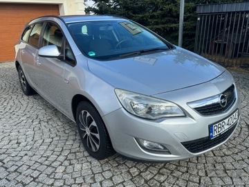 Opel Astra J Sports Tourer Facelifting 1.4 Turbo ECOTEC 120KM 2011