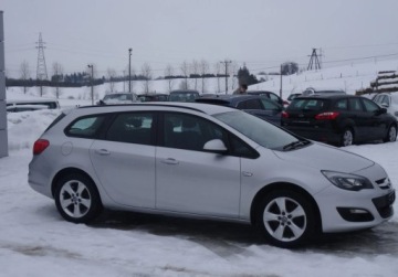 Opel Astra J Sports Tourer Facelifting 1.6 CDTI ecoFLEX 110KM 2015 Opel Astra 1.6 CDTI 110KM Okazja Sprowadzony Oplacony 1.6 Diesel 110KM, zdjęcie 2