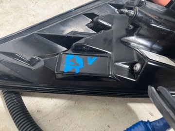 RAV4 V SVĚTLO ZADNÍ PRAVÁ PRAVÝ KOMPLETNÍ 81550-42230