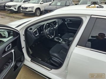 Kia Ceed III Hatchback 1.5 T-GDI 160KM 2021 Kia Ceed 1,5 T-gdi GT line alcantara kamera JBL navi alu oplacona 1.5, zdjęcie 9