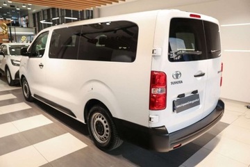 Toyota 2022 Toyota Proace Verso Kombi 2.0 D-4D Long 2,8t 2.0 Diesel 145KM, zdjęcie 3