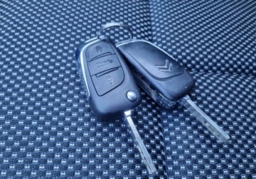 DS 4 I Hatchback (Citroen) 1.6 HDi 112KM 2012 Citroen DS4 Sliczny 1.6 HDi Bogata Wersja ORYGINAL Zadbany 2013r BLACK, zdjęcie 14