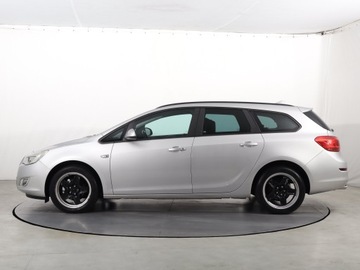 Opel Astra J Sports Tourer 1.4 Turbo ECOTEC 140KM 2011 Opel Astra 1.4 T, Klima, Tempomat, Parktronic, zdjęcie 2