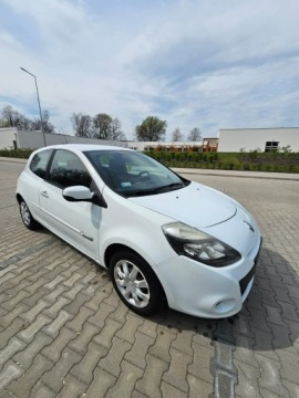 Renault Clio III Hatchback 5d 1.2 i 16V 75KM 2009 Renault Clio Benzyna 1.2 - 2009r, zdjęcie 2