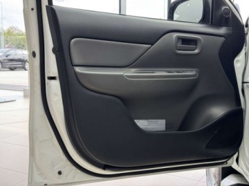 Mitsubishi L200 V Club Cab 2.4 154KM 2019 Mitsubishi L200 DC Invite EU6 Pickup Wyciagarka Hak Salon Polska FV23, zdjęcie 10