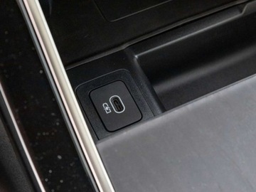 Land Rover Range Rover Velar SUV Plug -In Facelifting 2.0 P400e 404KM 2025 Range Rover Velar P400e Dynamic SE 2.0 (404KM) 2025, zdjęcie 9