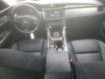 Jaguar XF II Sedan 3.0 V6 340KM 2017 Jaguar XF Jaguar XF 35t Premium RWD 3.0 Benzyna 340KM, zdjęcie 7