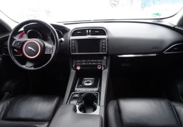 Jaguar F-Pace SUV 3.0 TDV6 300KM 2016 Jaguar F-Pace 3.0D 300KM Automat Led Skora Navi Bezwypadkowy Zarejestrowany, zdjęcie 12