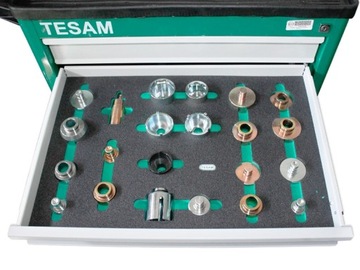 Ключ для гаек ступичных подшипников заднего моста Sprinter