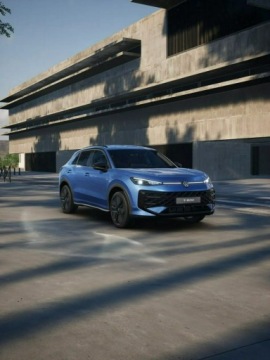 Volkswagen T-Roc I SUV Facelifting 1.5 TSI ACT 150KM 2026 Volkswagen T-Roc Wersja R-Line 1.5 eTSI 150 KM DSG, zdjęcie 3