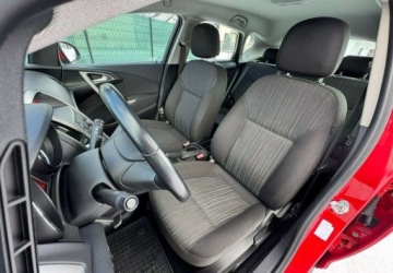 Opel Astra J Hatchback 5d 1.6 Twinport ECOTEC 115KM 2010 Opel Astra Opel Astra sport 1.6 Manual, 115 KM, 2010r 1.6 Benzyna 115KM, zdjęcie 4