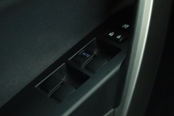 Toyota Auris II Hatchback 5d 1.8 HSD 136KM 2014 Toyota Auris Hybrid, Salon Polska, Serwis ASO, zdjęcie 16