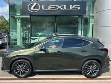 Lexus NX II SUV Facelifting 2.5 450h+ 292KM 2025 Od ręki - Omotenashi 2.5 Hybrid Plug-in AWD 292KM | Podgrzewane fotele, zdjęcie 3