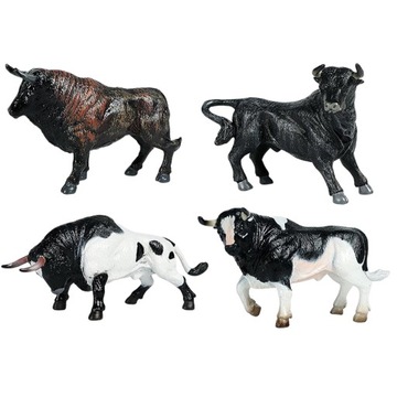 Набор из 12 фигурок животных, имитирующих быка.