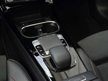 Mercedes Klasa A W177/V177 Hatchback 1.3 200 163KM 2019 Mercedes-Benz Klasa A A200 163KM 7G-DCT AMG-Line FULL Led SSU 1.3, zdjęcie 26