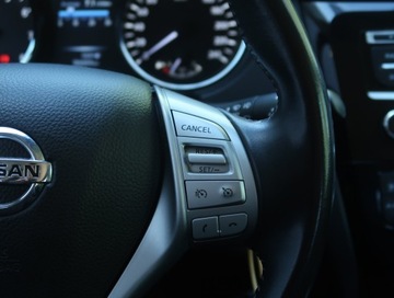 Nissan Qashqai II Crossover 1.2 DIG-T 115KM 2016 Nissan Qashqai 1.2 DIG-T, Salon Polska, Klima, zdjęcie 17