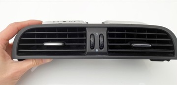 FIAT 500 MŘÍŽKA VENTILACE DESKY ROZDĚLOVACÍ STŘEDNÍ  ZDOBENÍ DRŽÁTKA CHRÓM