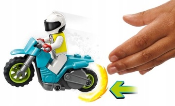 LEGO City 60357 «Грузовик и пожарные обручи»: трюковые испытания