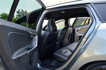 Volvo V60 I Kombi Facelifting 2.0 D2 DRIVE-E 120KM 2018 Volvo V60 LiFT 2,0 Disel Ledy Skóra Klimatronik, zdjęcie 22