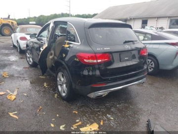 Mercedes GLC C253 2017 Mercedes-Benz GLC 300 4Matic 2017 2.0l 2.0 Benzyna 241KM, zdjęcie 3