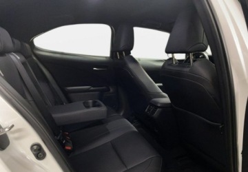Lexus UX Crossover Facelifting 2.0 200 173KM 2022 Lexus UX VAT 23 200 F Impression 173KM CVT 20222023 r., salon PL, I wl., zdjęcie 13