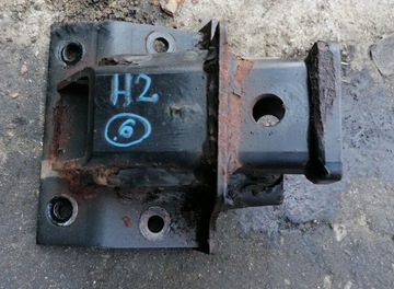 HUMMER H2 02-09 ÚCHYT HNÍZDO HÁK PŘEDNÍ