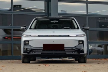 Leapmotor 2026 B10 Design Hybrid EV 18,8 kWh 218KM, zdjęcie 1