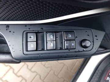 Toyota C-HR I Crossover 1.2L Turbo 116KM 2017 Toyota C-HR 1.2 T GPF Premium Toyota C-HR 1.2 T Pr, zdjęcie 29