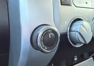 Toyota Tundra II 2014 Toyota Tundra Toyota Tundra 5.7 4x4 Double Cab SR5 5.7 Benzyna 381KM, zdjęcie 34