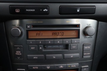 Toyota Avensis II Kombi 2.0 VVT-i 147KM 2005 Toyota Avensis 2.0 VVT-i, Automat, Klima, zdjęcie 12