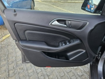 Mercedes Klasa B W246 Sports Tourer Facelifting 1.6 200 156KM 2018 Mercedes B 200 1,6 Benzyna 156KM automat, zdjęcie 13