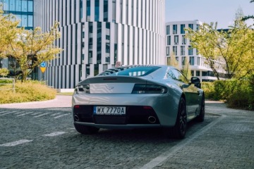 Aston Martin 2015 Aston Martin V8 Vantage, zdjęcie 3