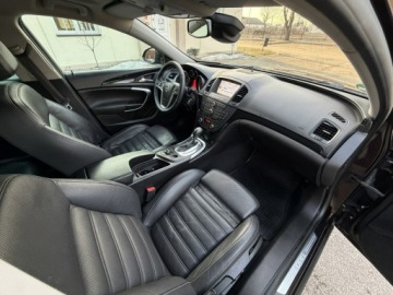 Opel Insignia I Sports Tourer 2.0 CDTI BiTurbo ECOTEC 195KM 2013 Opel Insignia Cosmo Sport Tour 2.0 CDTI 195KM Navi, zdjęcie 32