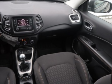 Jeep Compass II SUV 1.4 MultiAir 140KM 2017 Jeep Compass 1.4 MultiAir, Salon Polska, Klima, zdjęcie 7