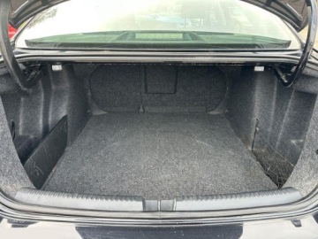 Volkswagen Jetta VI Sedan 1.2 TSI 105KM 2011 Volkswagen Jetta 1.2 TSI BlueMotion Technology Trendline 105KM 2011r, zdjęcie 21